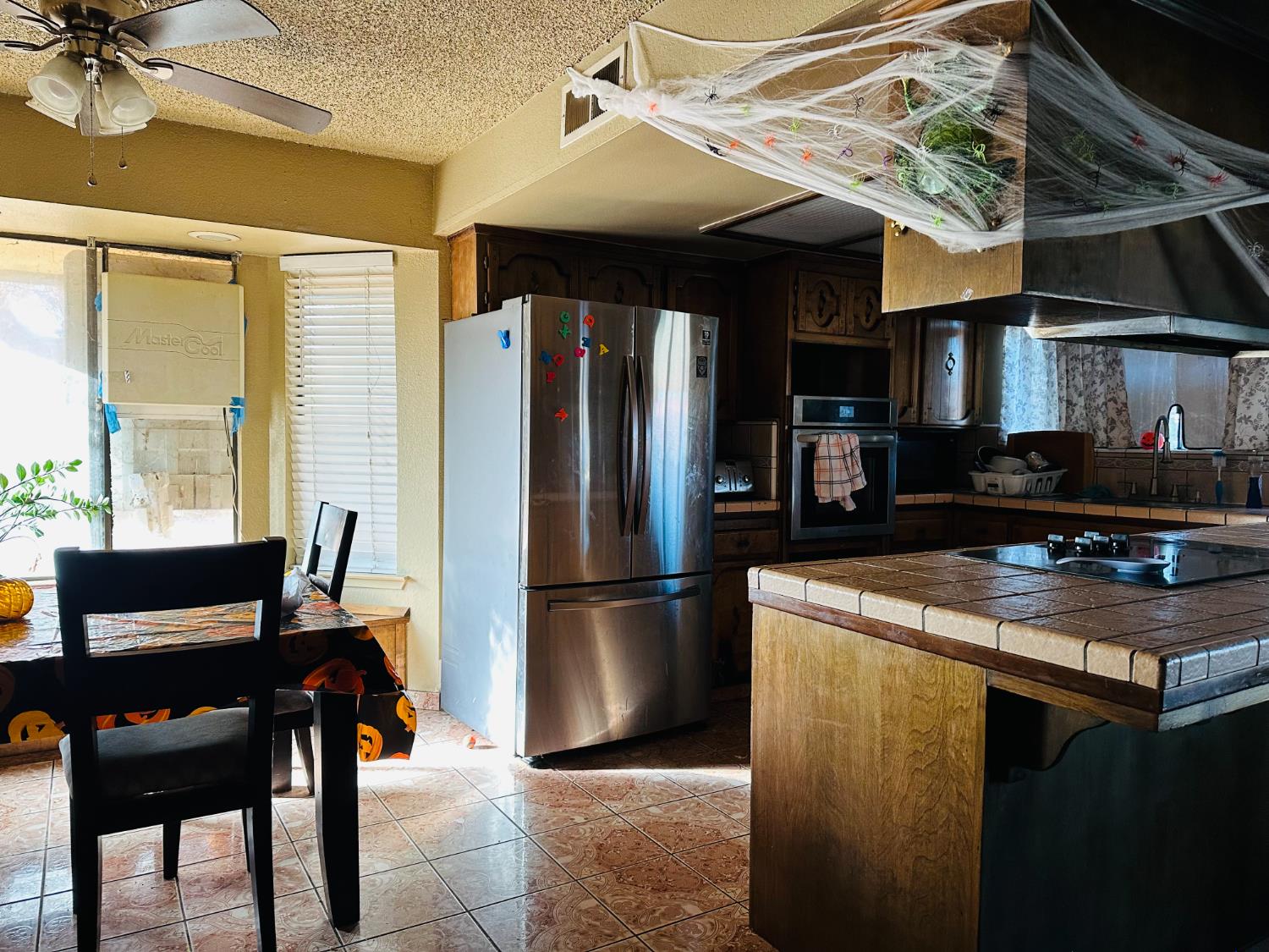 16564 Karen Rd, Madera, CA 93636