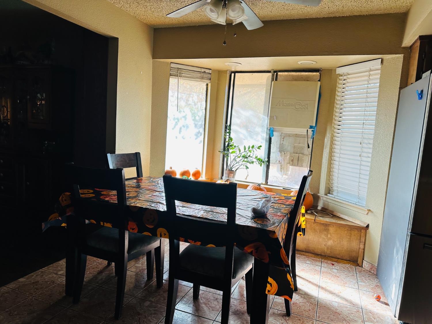 16564 Karen Rd, Madera, CA 93636