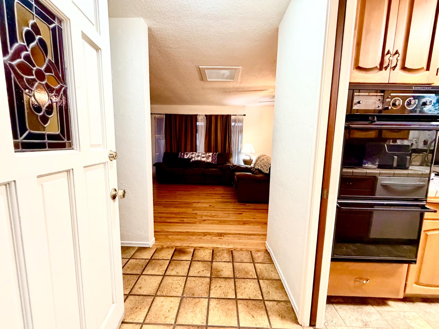 906 W. Ashcroft, Fresno, CA 93705