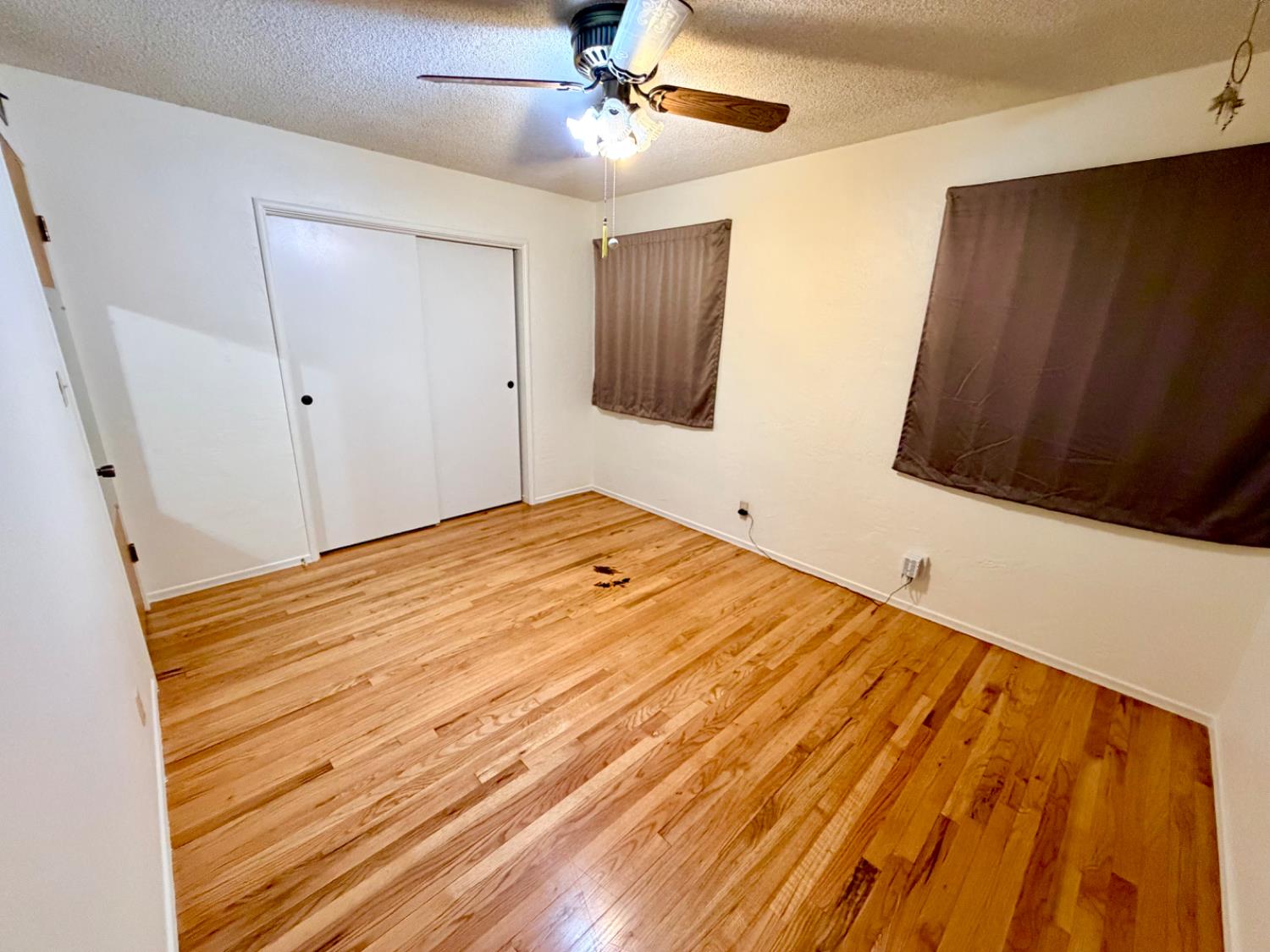 906 W. Ashcroft, Fresno, CA 93705