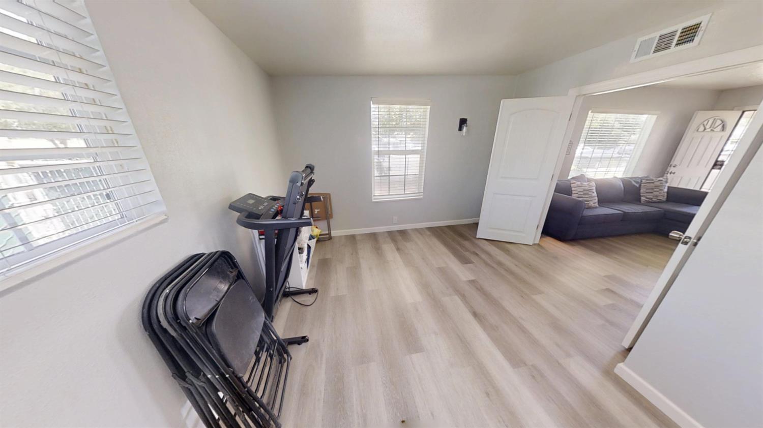 491 W Fir Ave, Pinedale, CA 93650