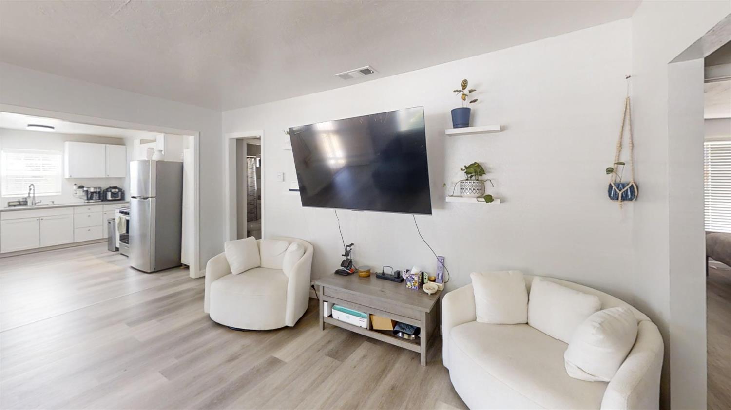 491 W Fir Ave, Pinedale, CA 93650