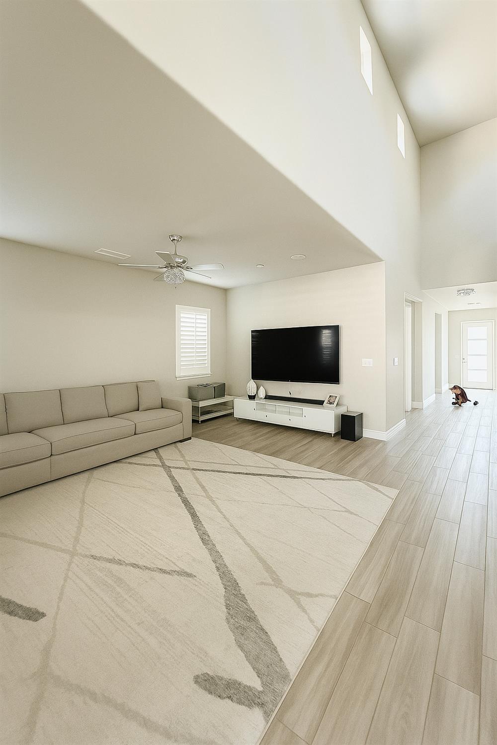 11323 N Via San Toma Dr, Fresno, CA 93730