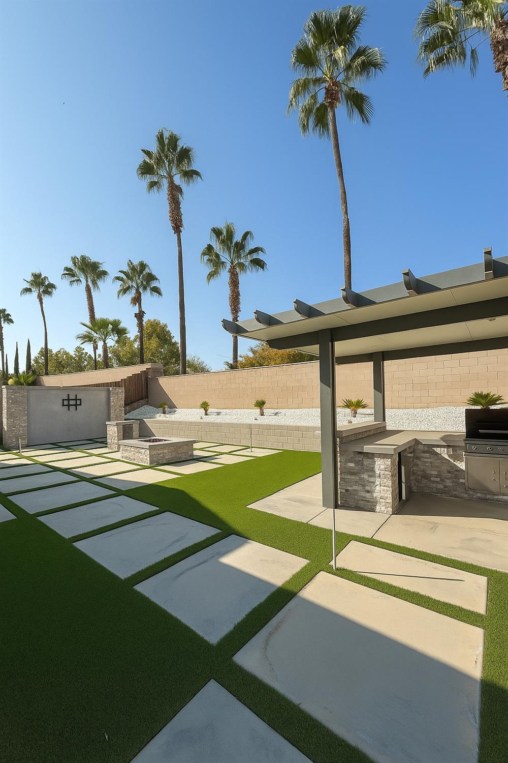 11323 N Via San Toma Dr, Fresno, CA 93730