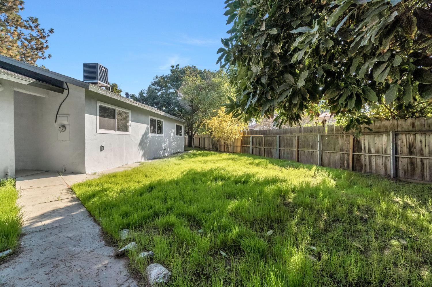 26958 John F Kennedy Ct, Madera, CA 93637