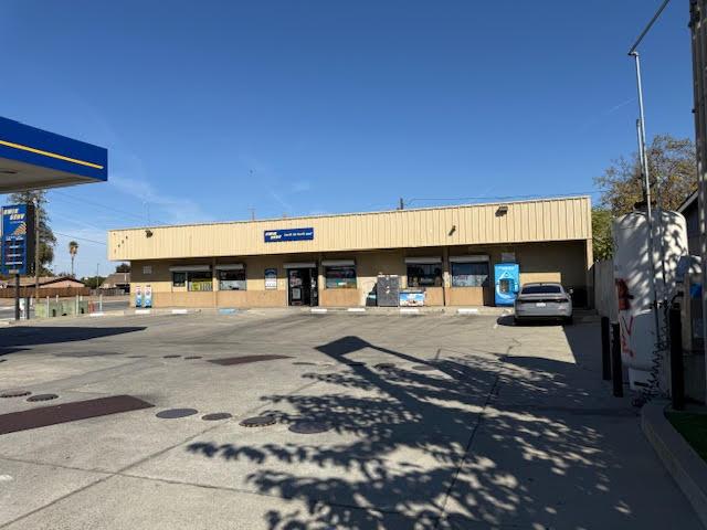 1405 Davis St, Livingston, CA 95334