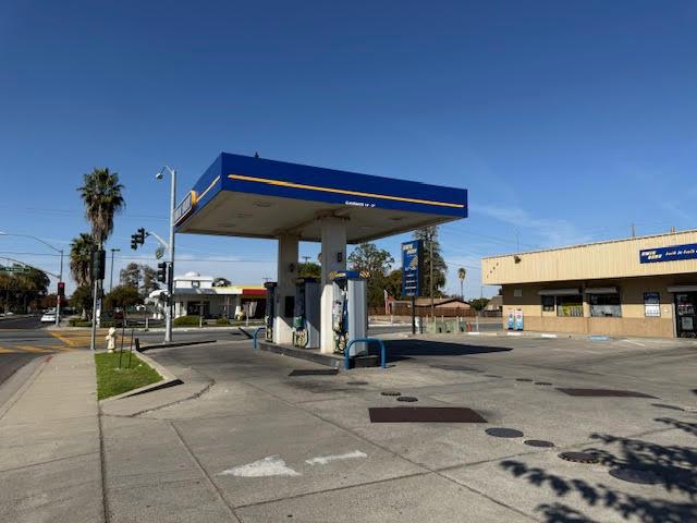 1405 Davis St, Livingston, CA 95334