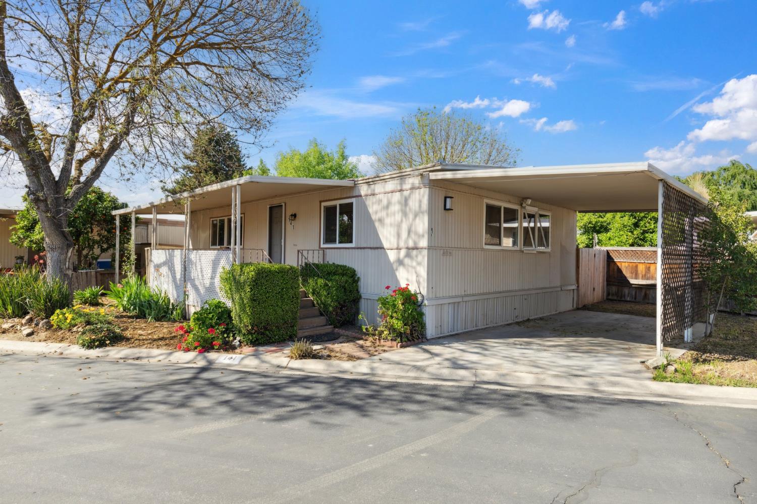 9360 N Blackstone Ave #141, Fresno, CA 93720