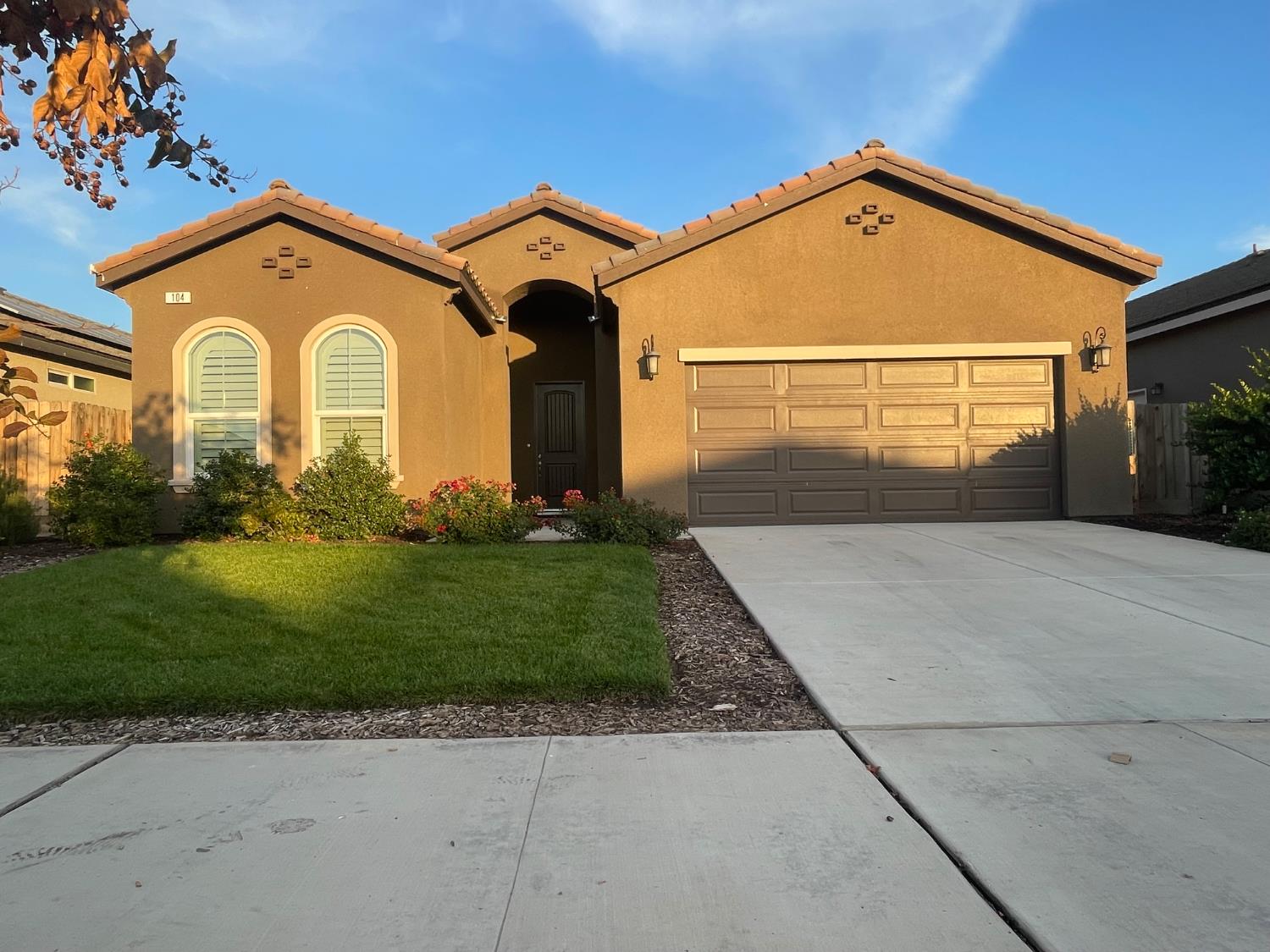 16190 West David, Kerman, CA 93630