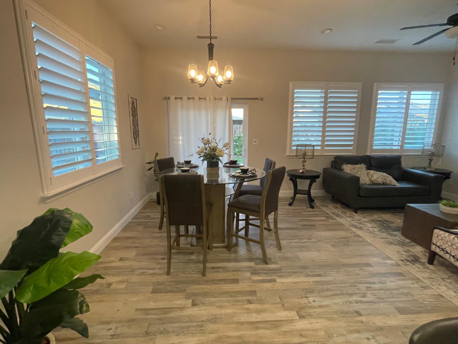 16190 West David, Kerman, CA 93630