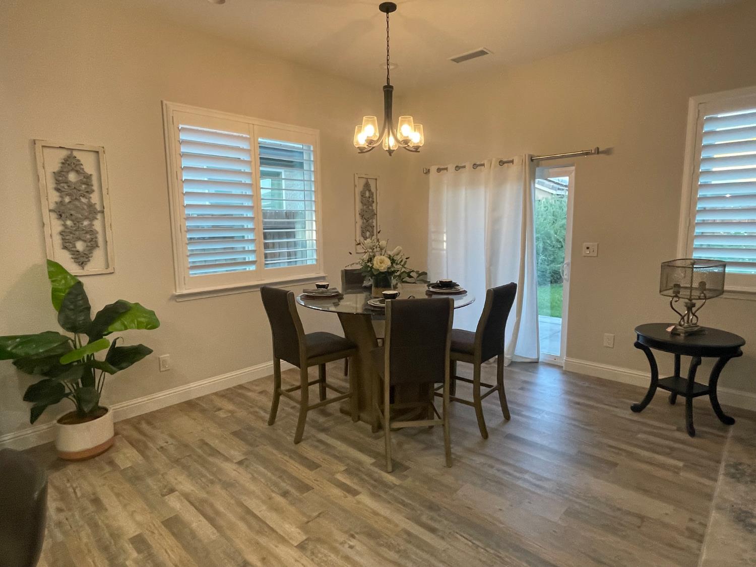 16190 West David, Kerman, CA 93630