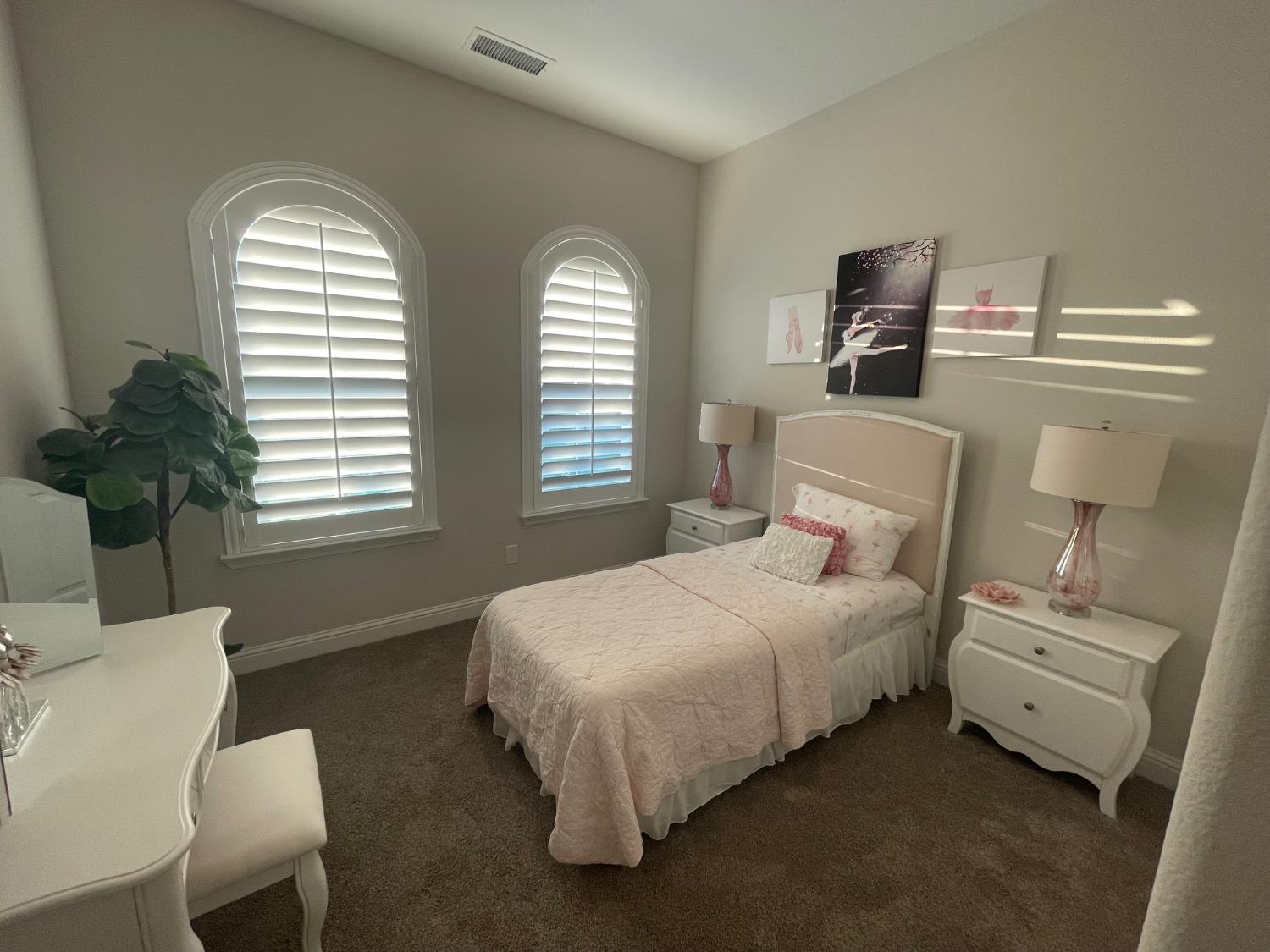 16190 West David, Kerman, CA 93630