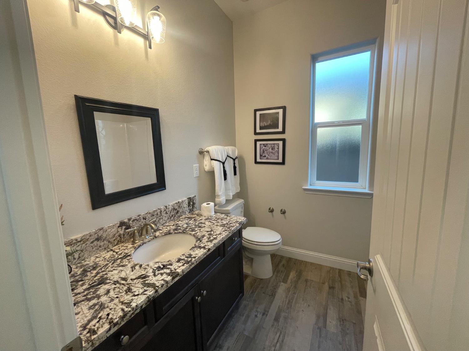 16190 West David, Kerman, CA 93630