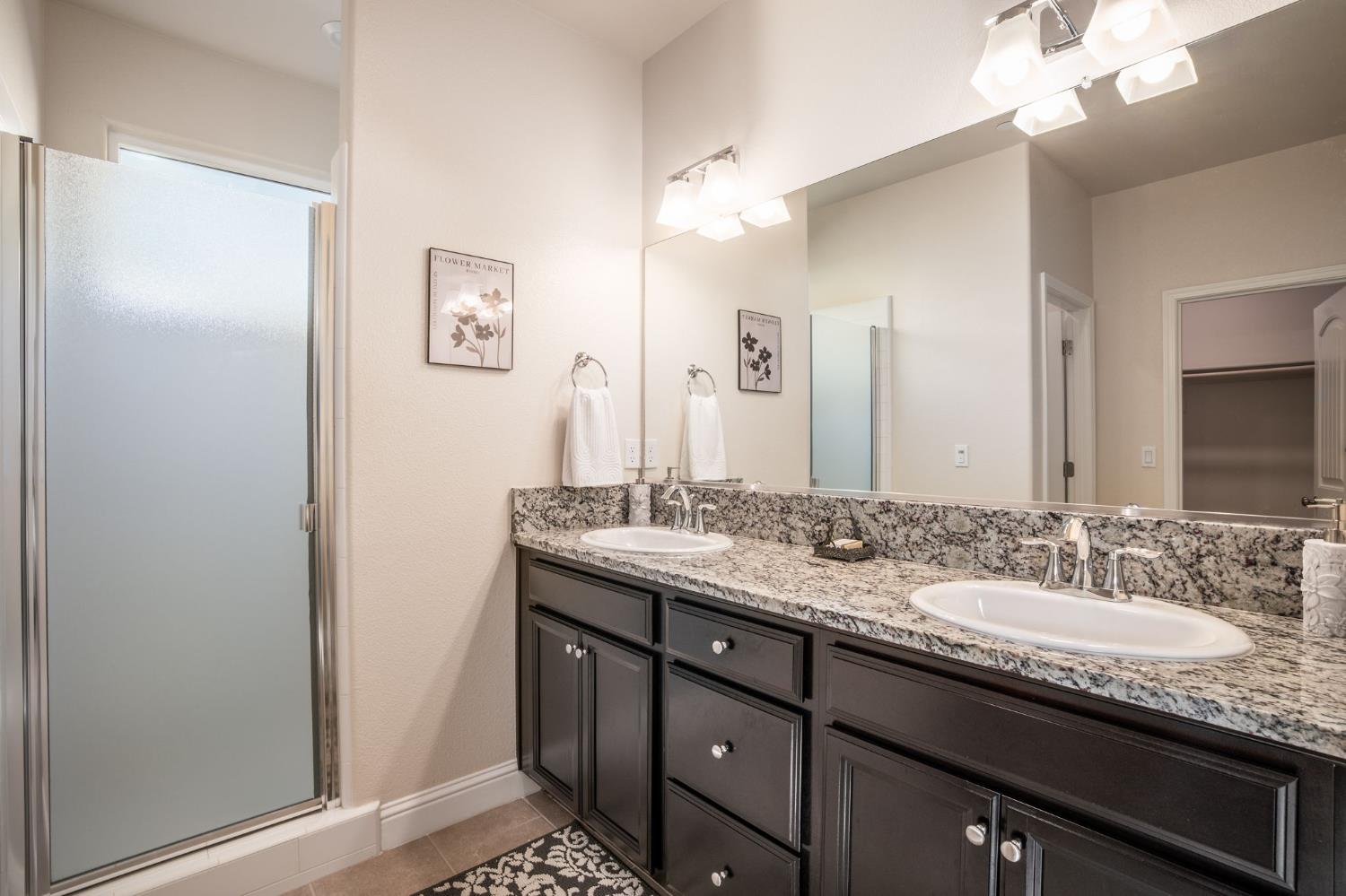 1797 Clearwater St, Tulare, CA 93274