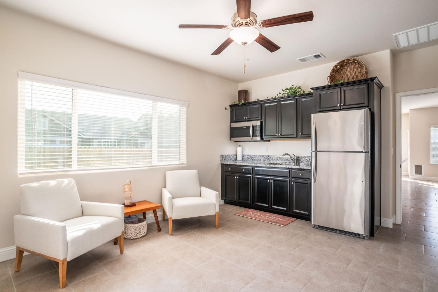 1797 Clearwater St, Tulare, CA 93274