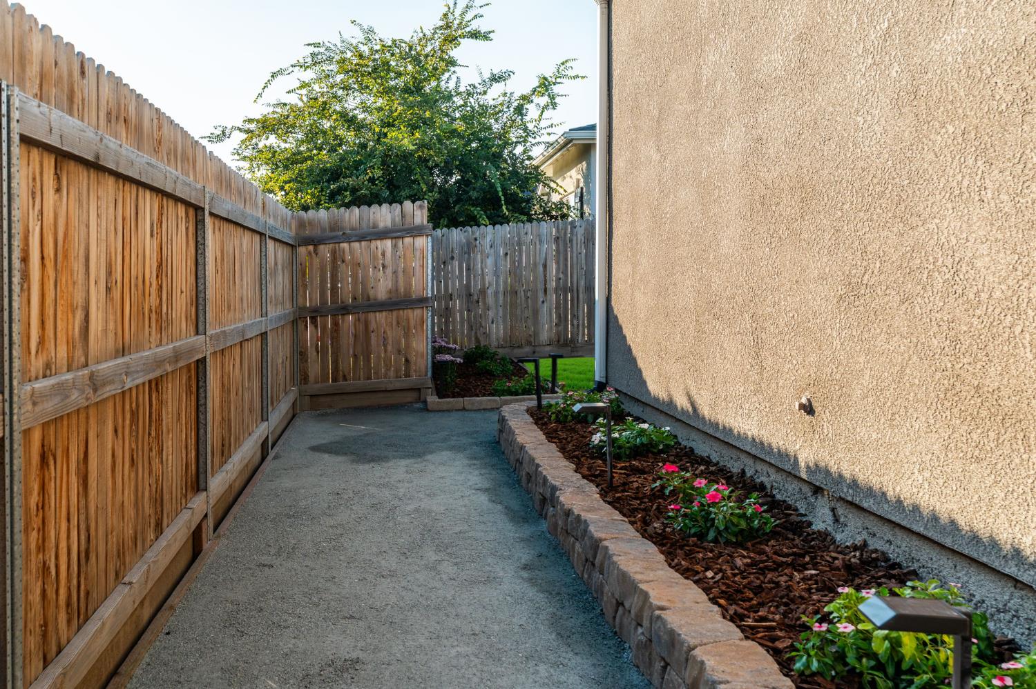 1797 Clearwater St, Tulare, CA 93274