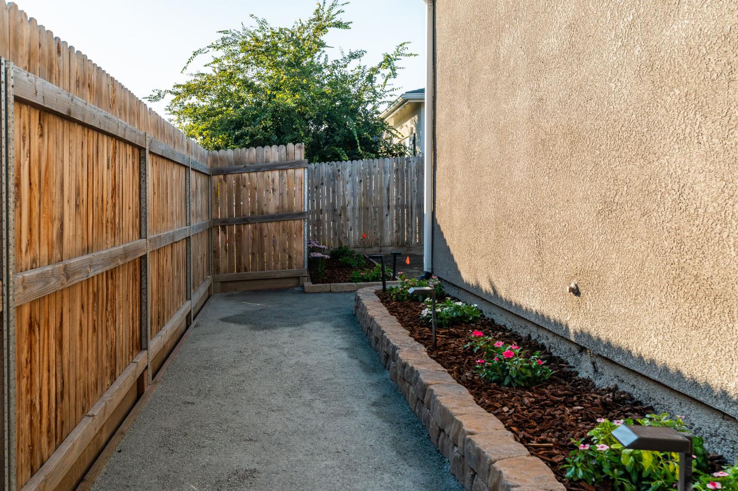 1797 Clearwater St, Tulare, CA 93274