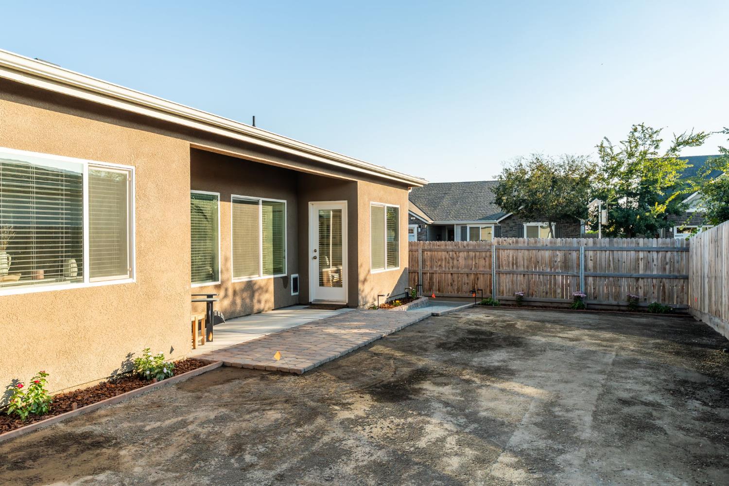 1797 Clearwater St, Tulare, CA 93274