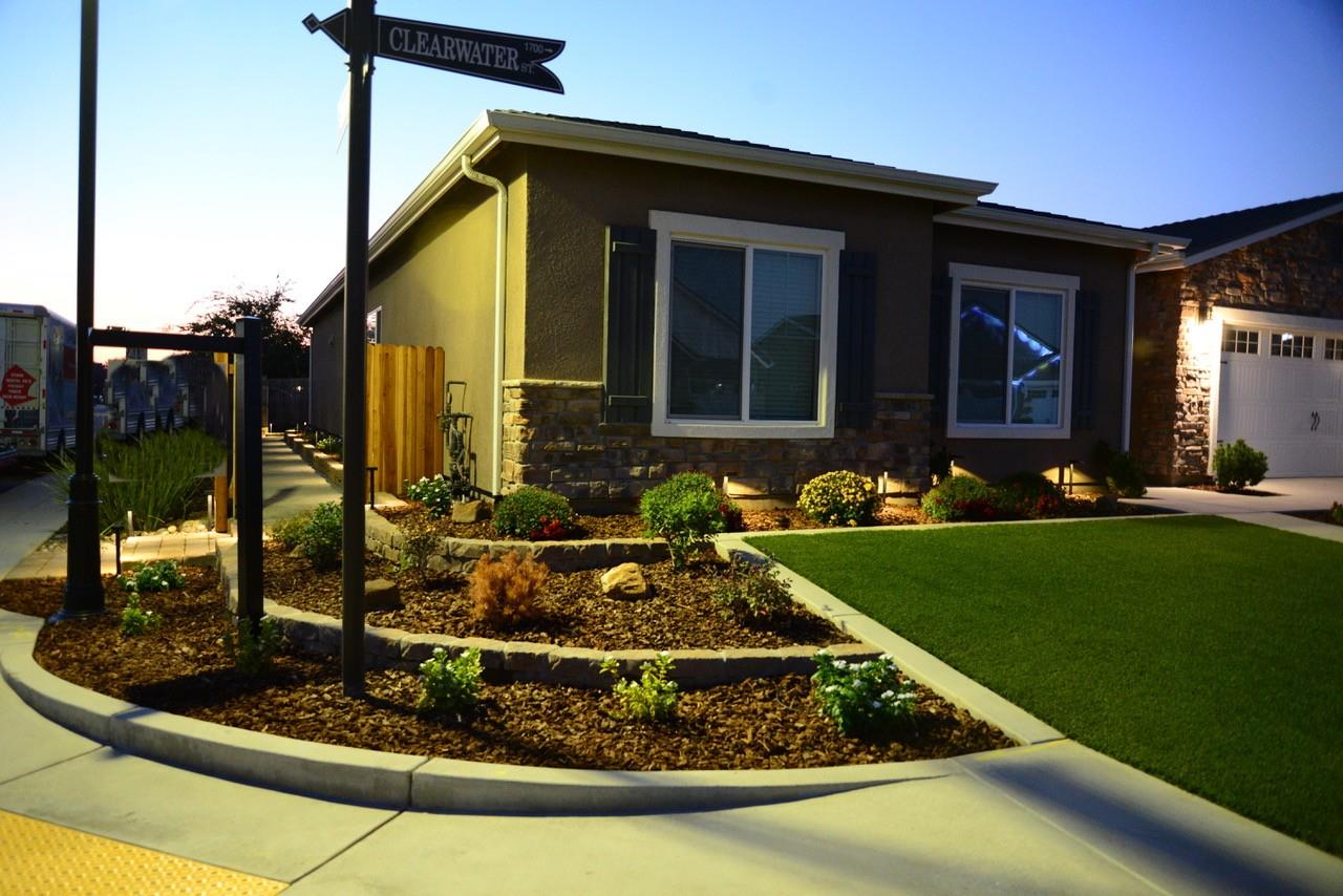 1797 Clearwater St, Tulare, CA 93274