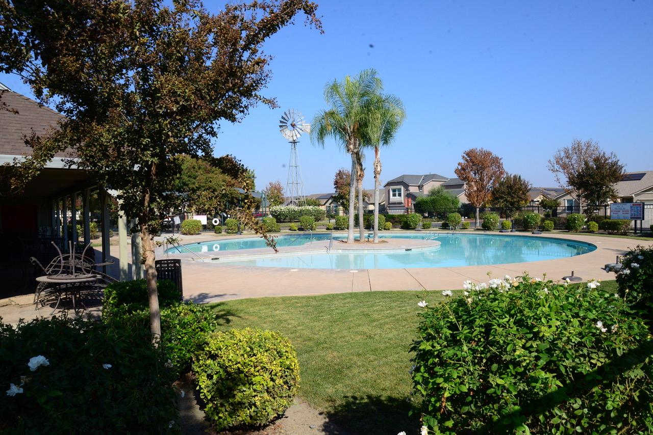 1797 Clearwater St, Tulare, CA 93274