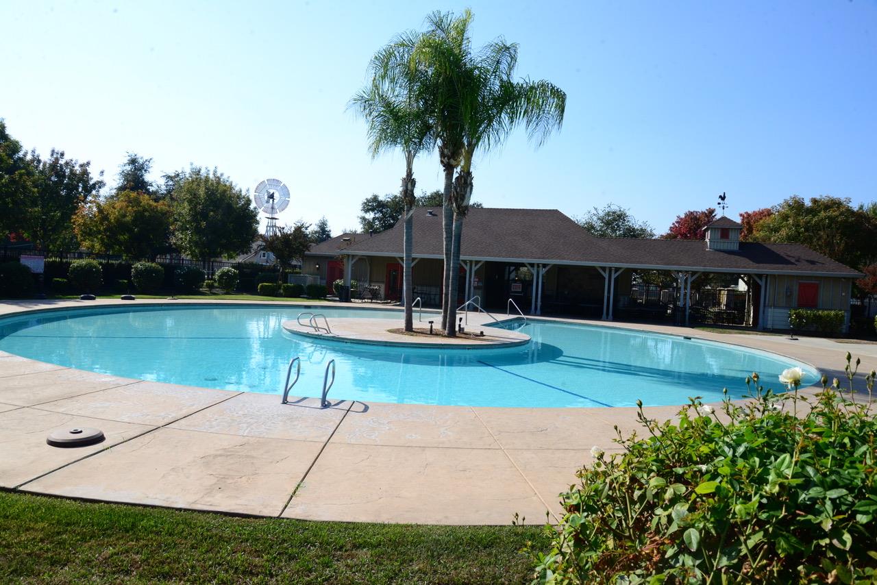 1797 Clearwater St, Tulare, CA 93274