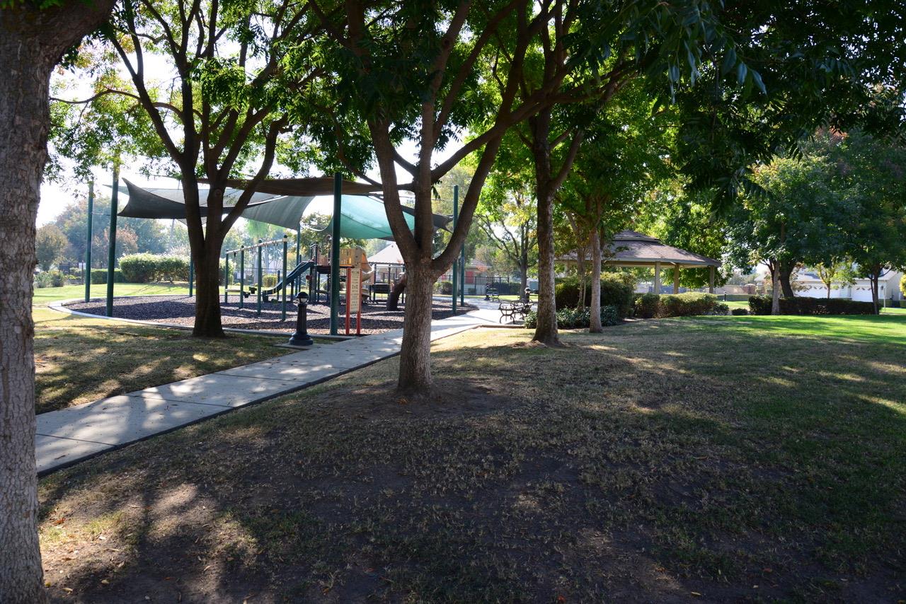 1797 Clearwater St, Tulare, CA 93274