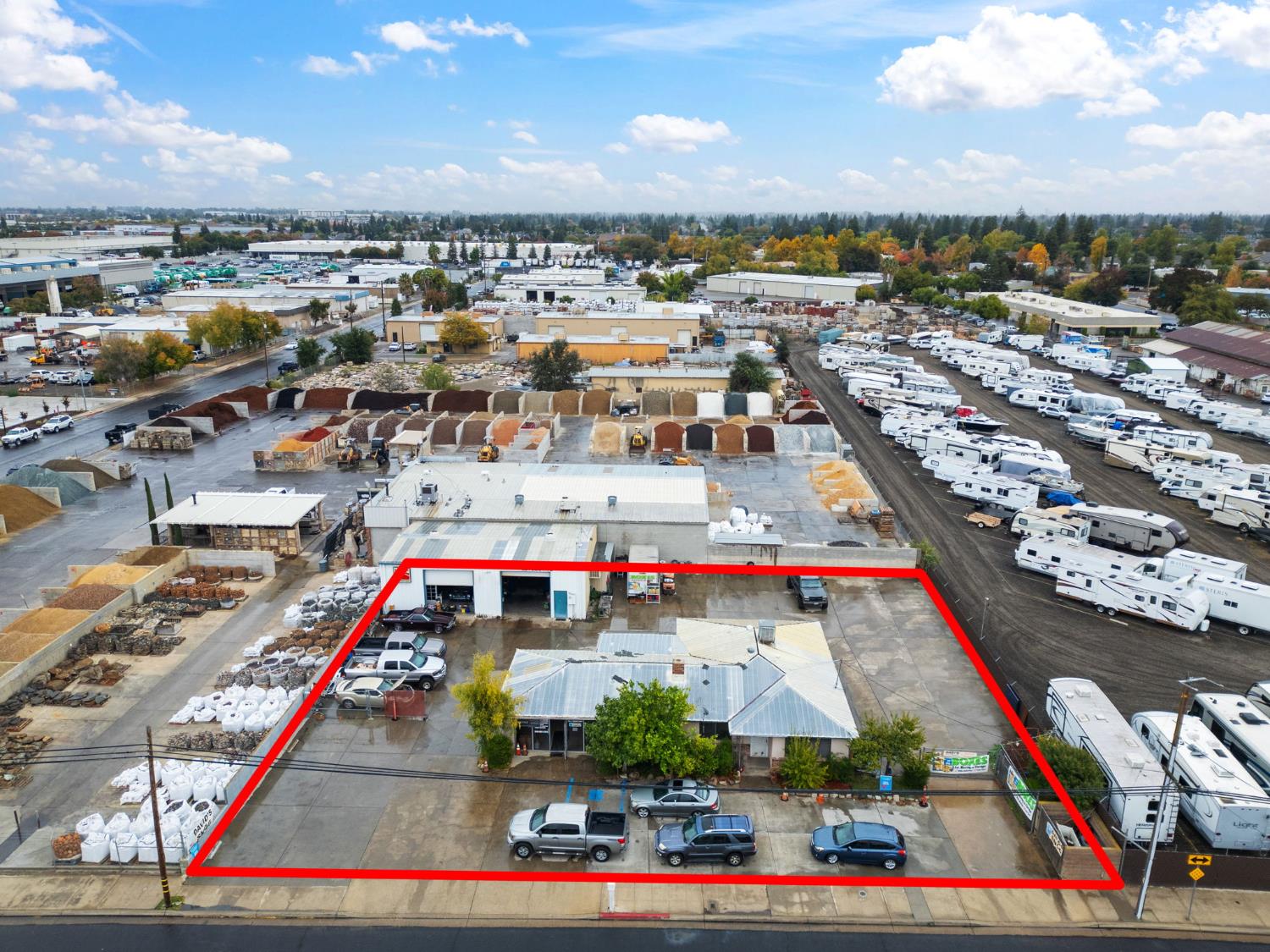 25 N Sunnyside Ave, Clovis, CA 93611