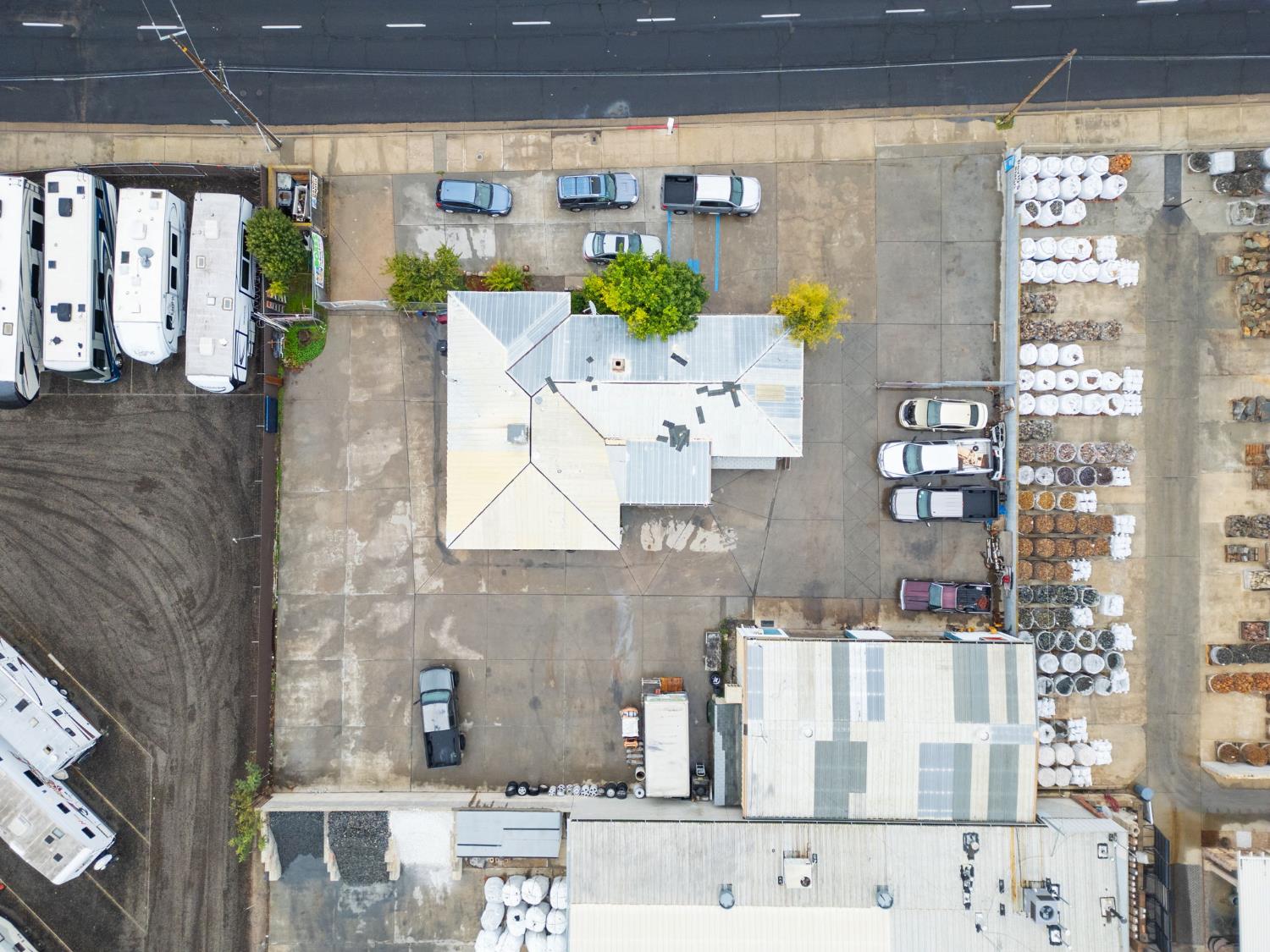 25 N Sunnyside Ave, Clovis, CA 93611