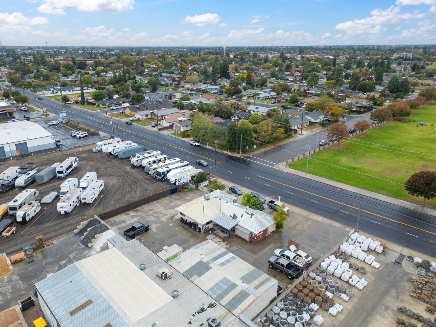 25 N Sunnyside Ave, Clovis, CA 93611