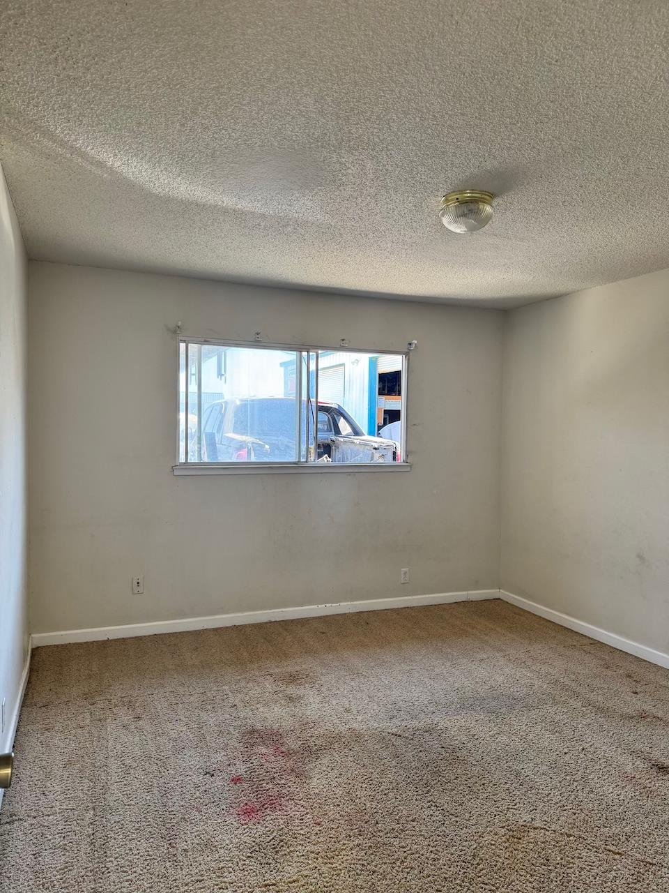 25 N Sunnyside Ave, Clovis, CA 93611