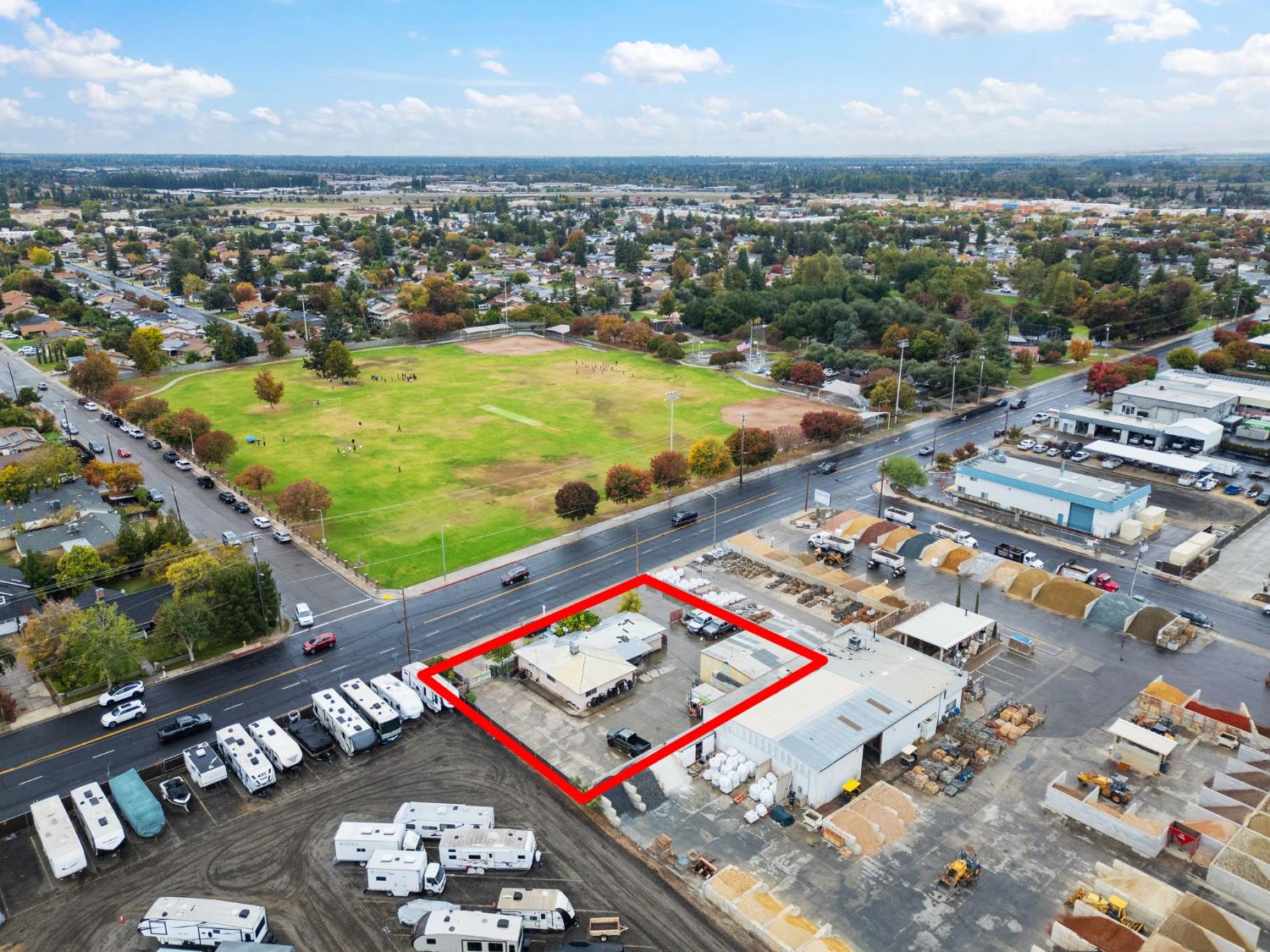 25 N Sunnyside Ave, Clovis, CA 93611