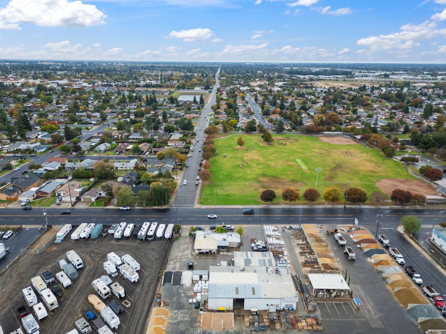 25 N Sunnyside Ave, Clovis, CA 93611