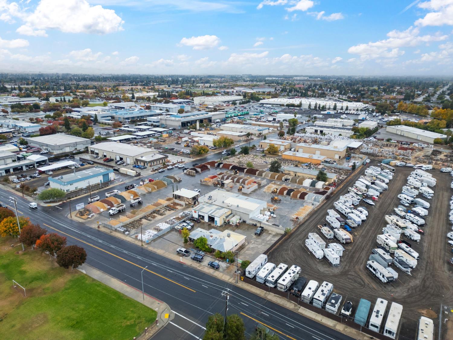 25 N Sunnyside Ave, Clovis, CA 93611