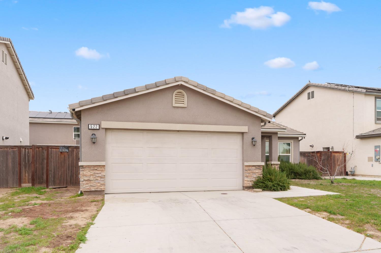 522 Barbara Ave, Sanger, CA 93657