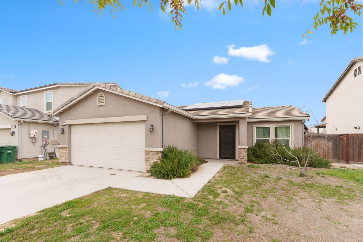 522 Barbara Ave, Sanger, CA 93657