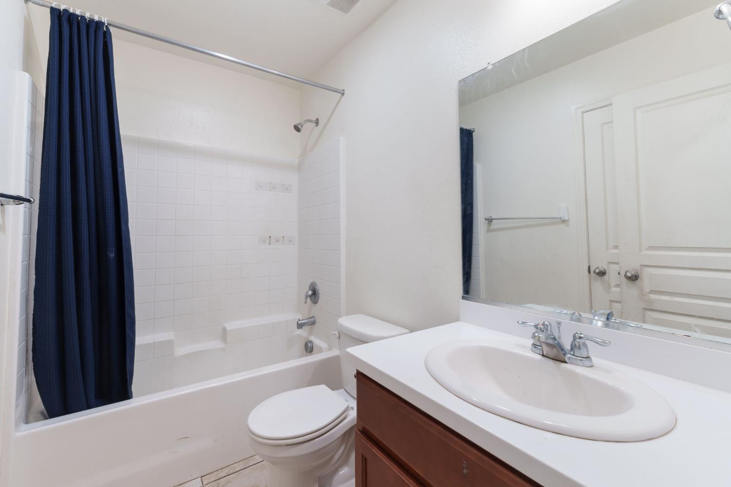 522 Barbara Ave, Sanger, CA 93657