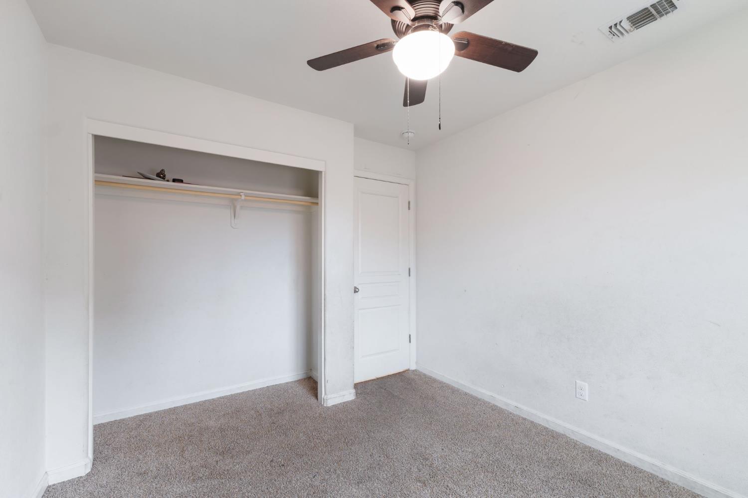 522 Barbara Ave, Sanger, CA 93657