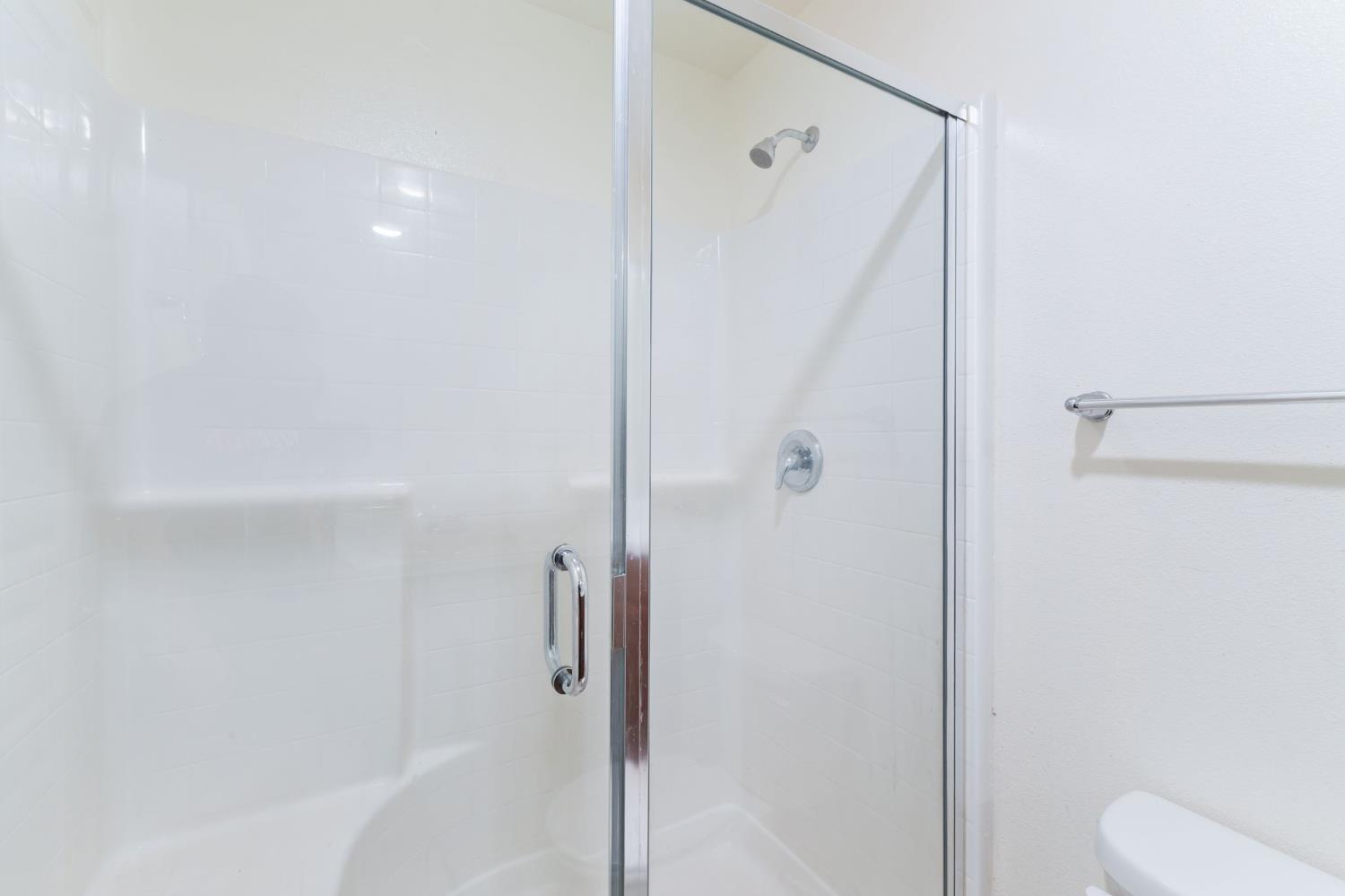 522 Barbara Ave, Sanger, CA 93657