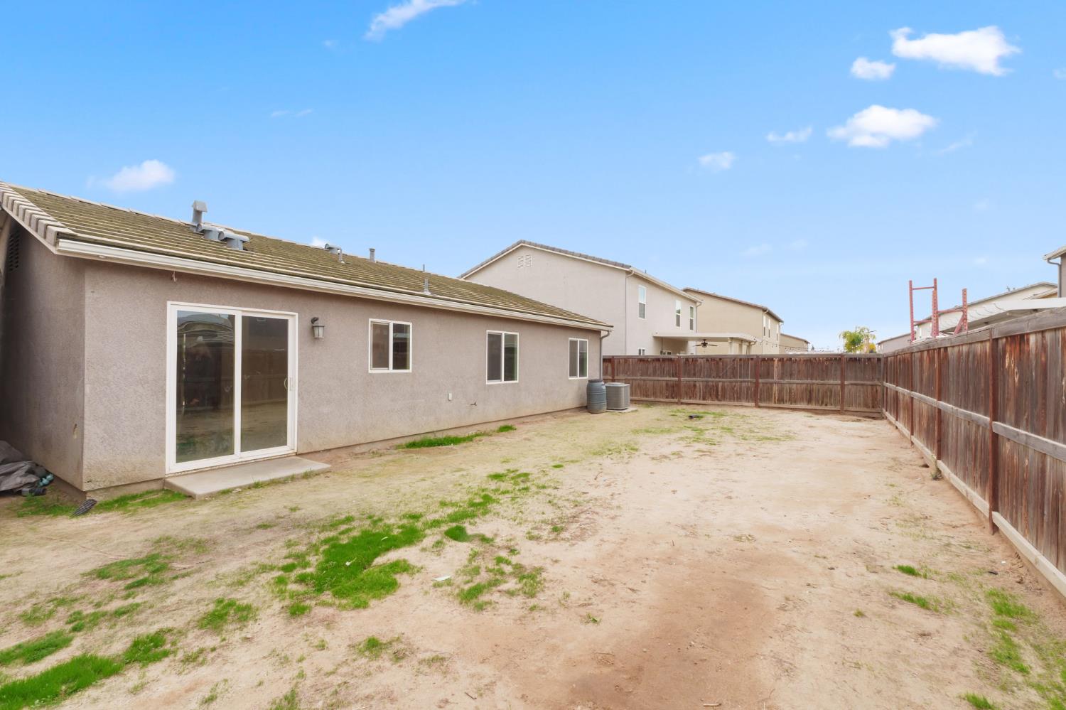 522 Barbara Ave, Sanger, CA 93657