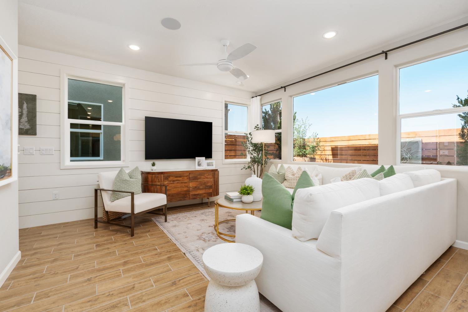 1496 Redbrick Ln, Clovis, CA 93619