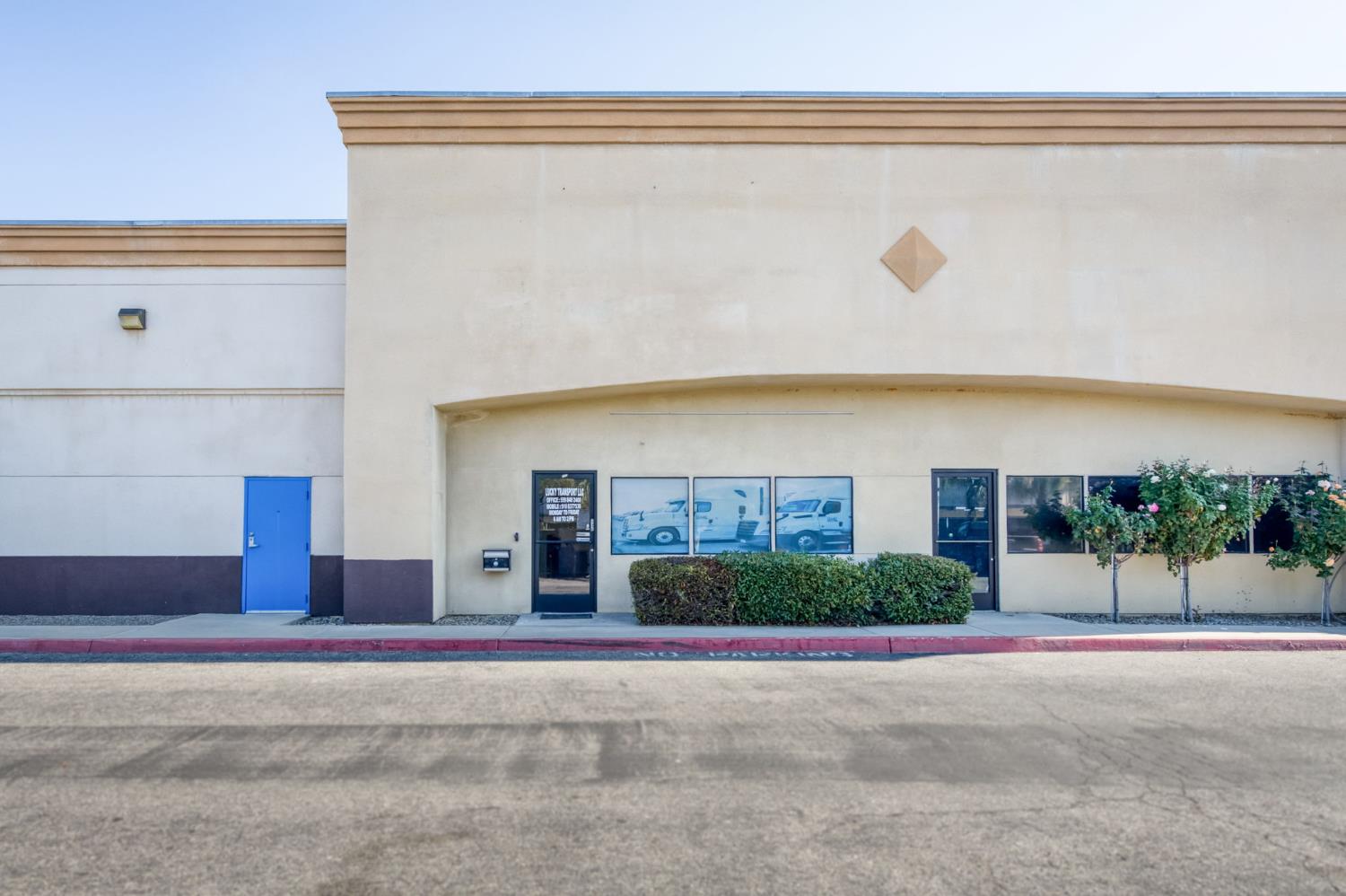 90 E Magill Ave, Fresno, CA 93710