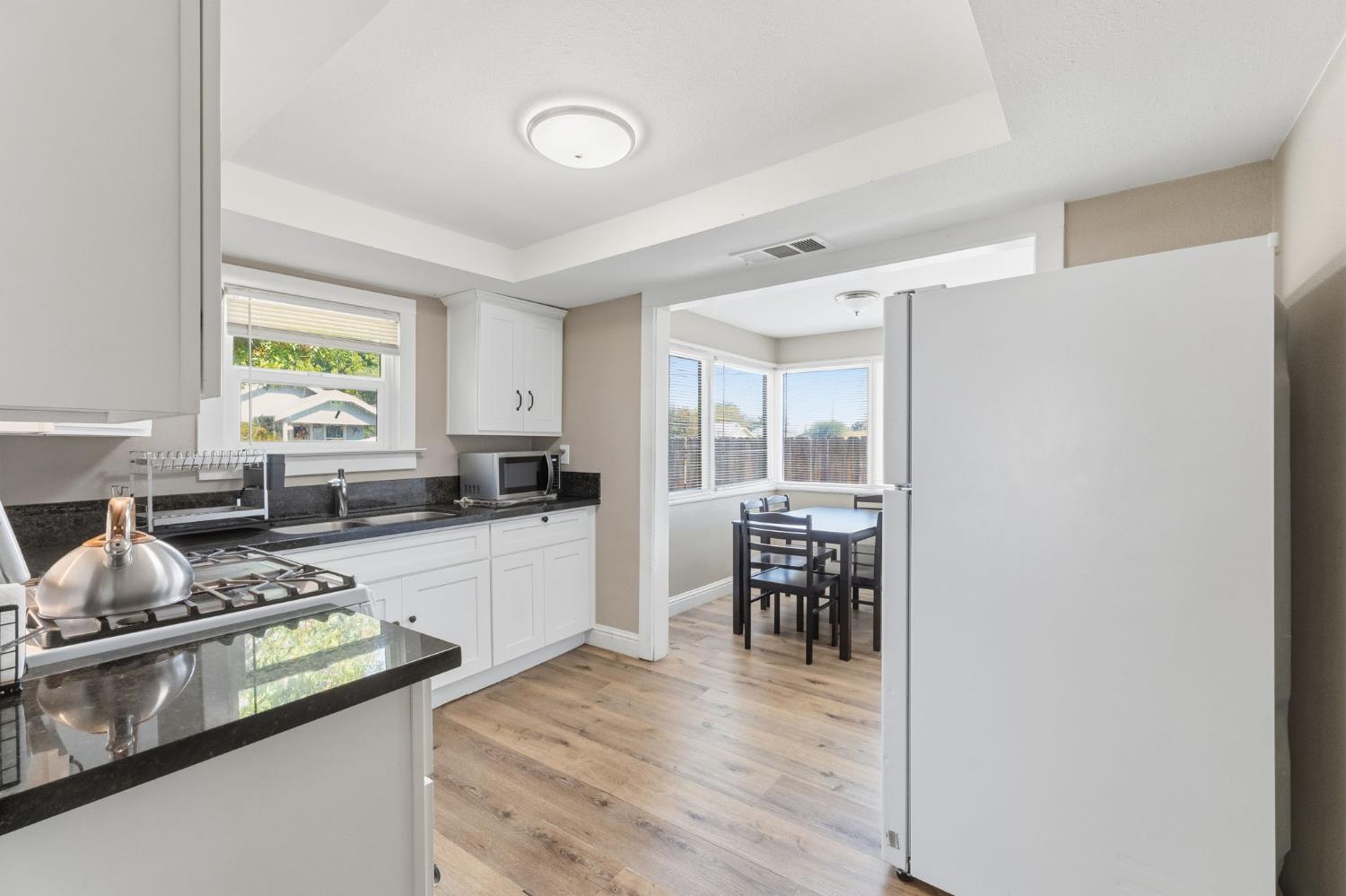 321 N Orange Ave, Exeter, CA 93221