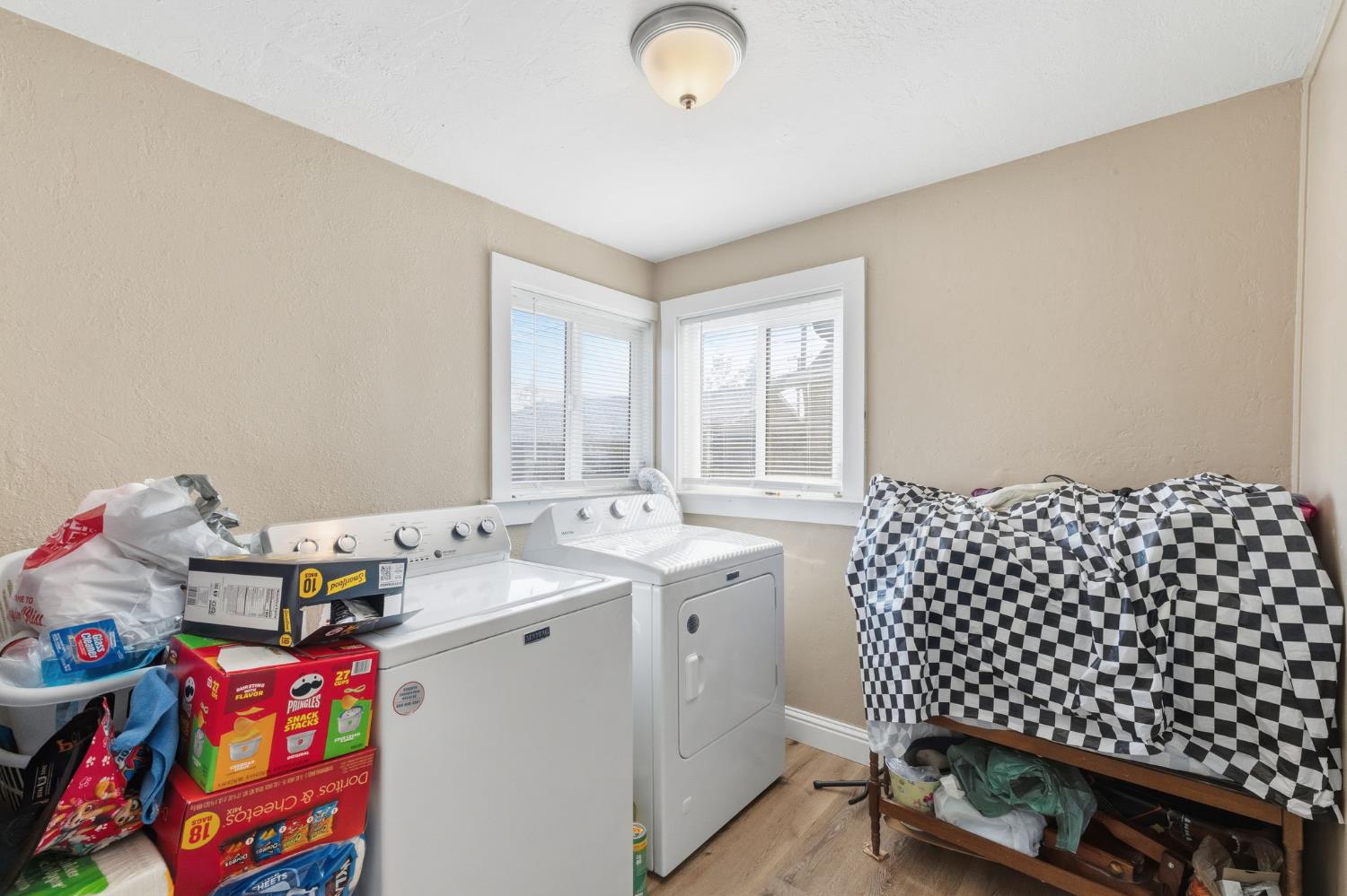 321 N Orange Ave, Exeter, CA 93221