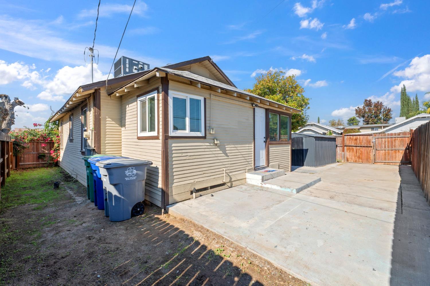 321 N Orange Ave, Exeter, CA 93221