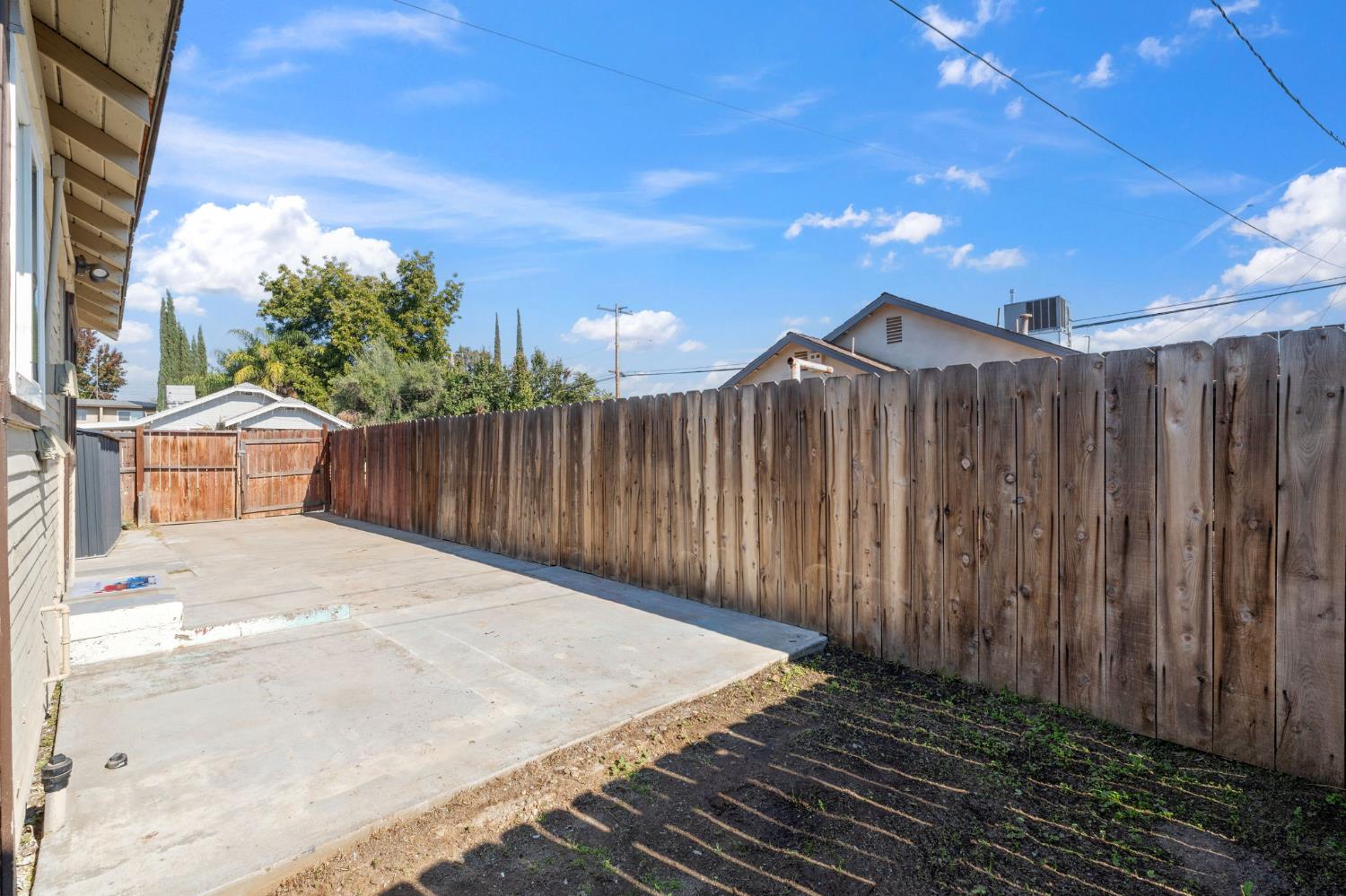 321 N Orange Ave, Exeter, CA 93221