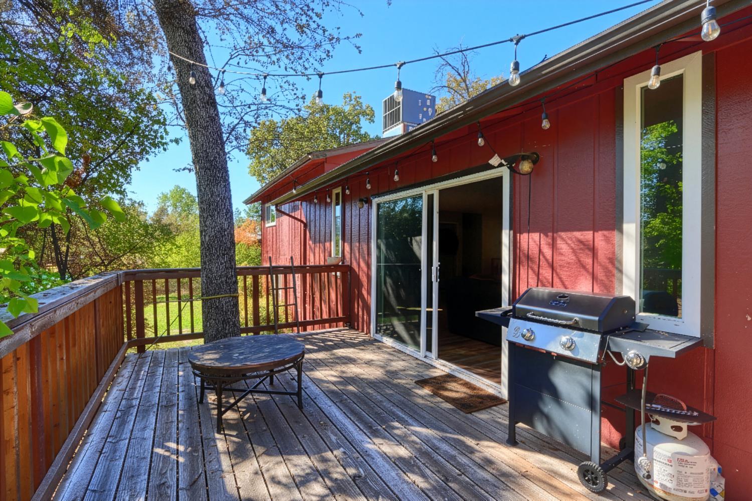 42896 Country Club Dr E, Oakhurst, CA 93644