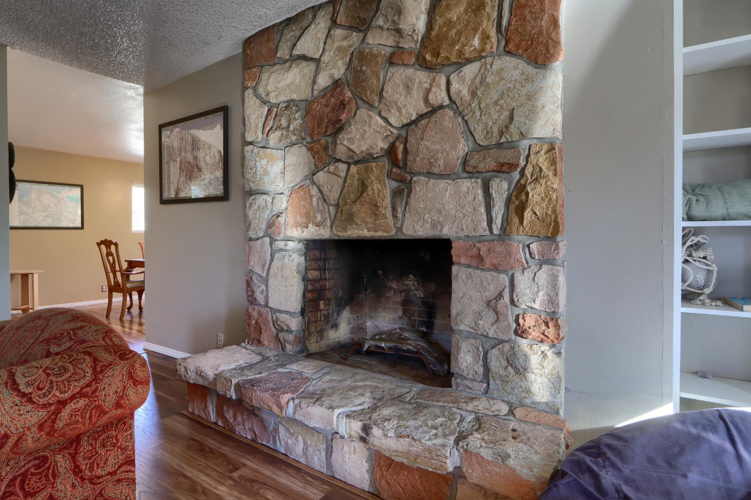 42896 Country Club Dr E, Oakhurst, CA 93644