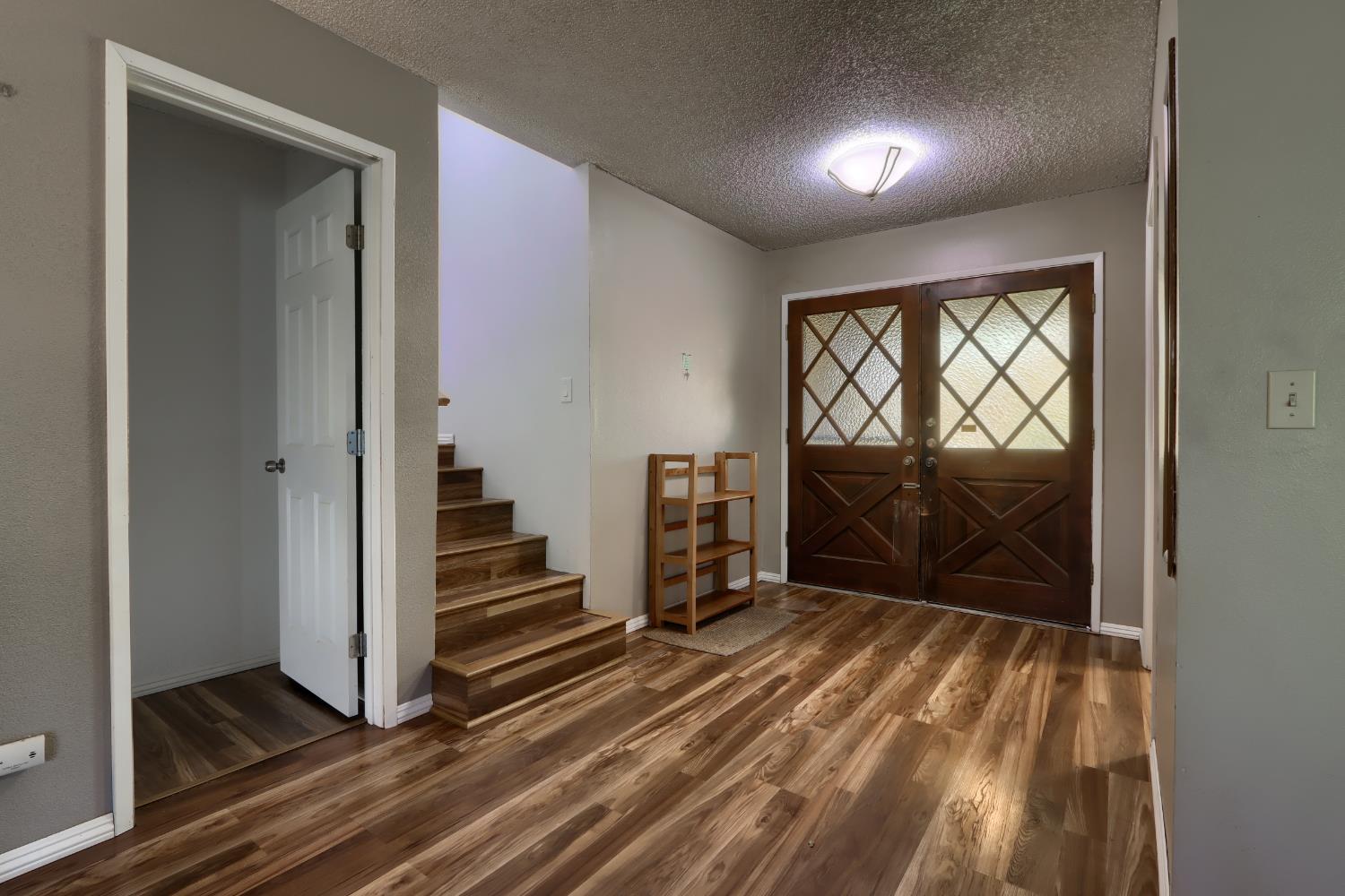 42896 Country Club Dr E, Oakhurst, CA 93644