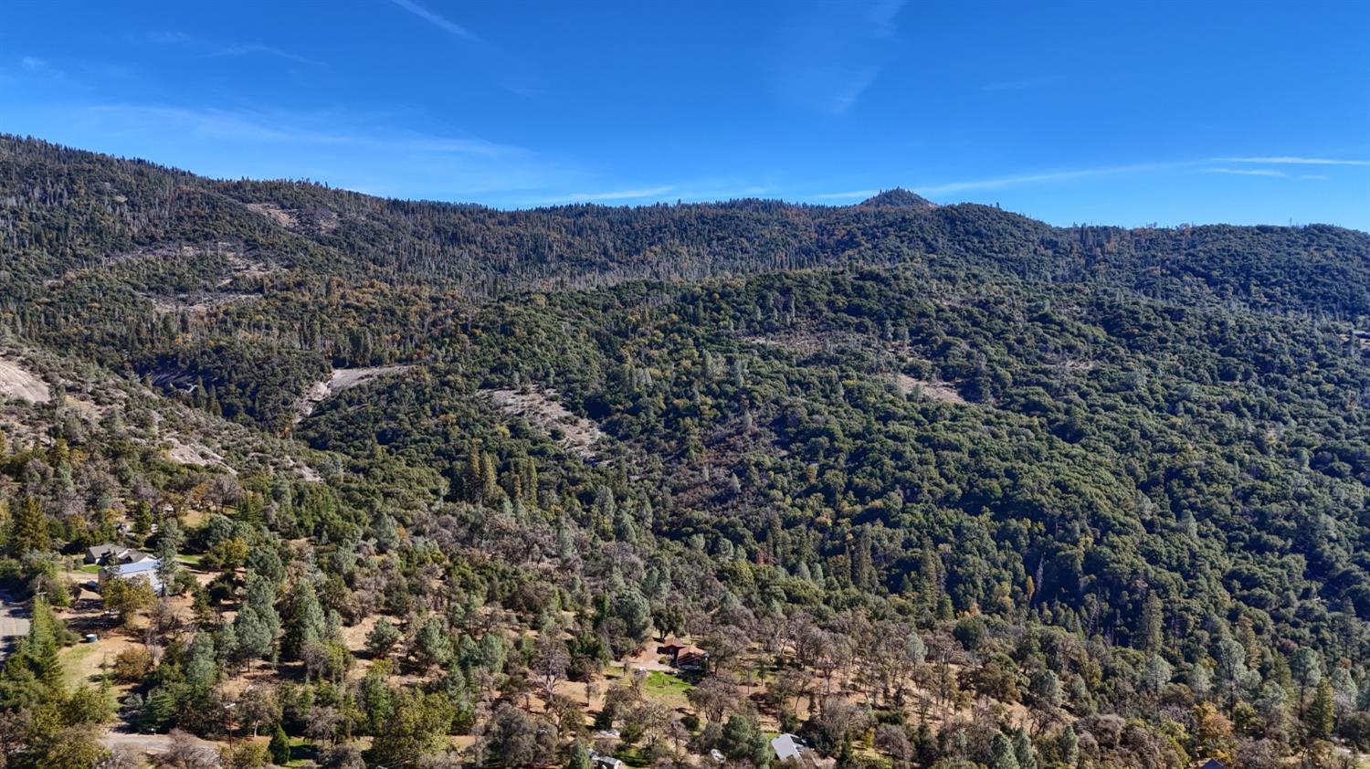 42896 Country Club Dr E, Oakhurst, CA 93644