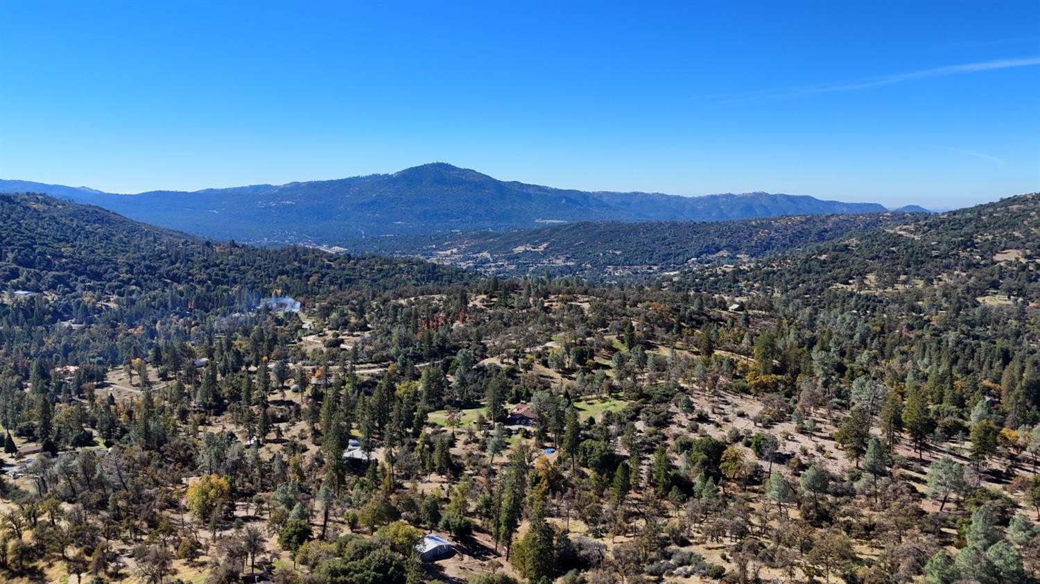 42896 Country Club Dr E, Oakhurst, CA 93644